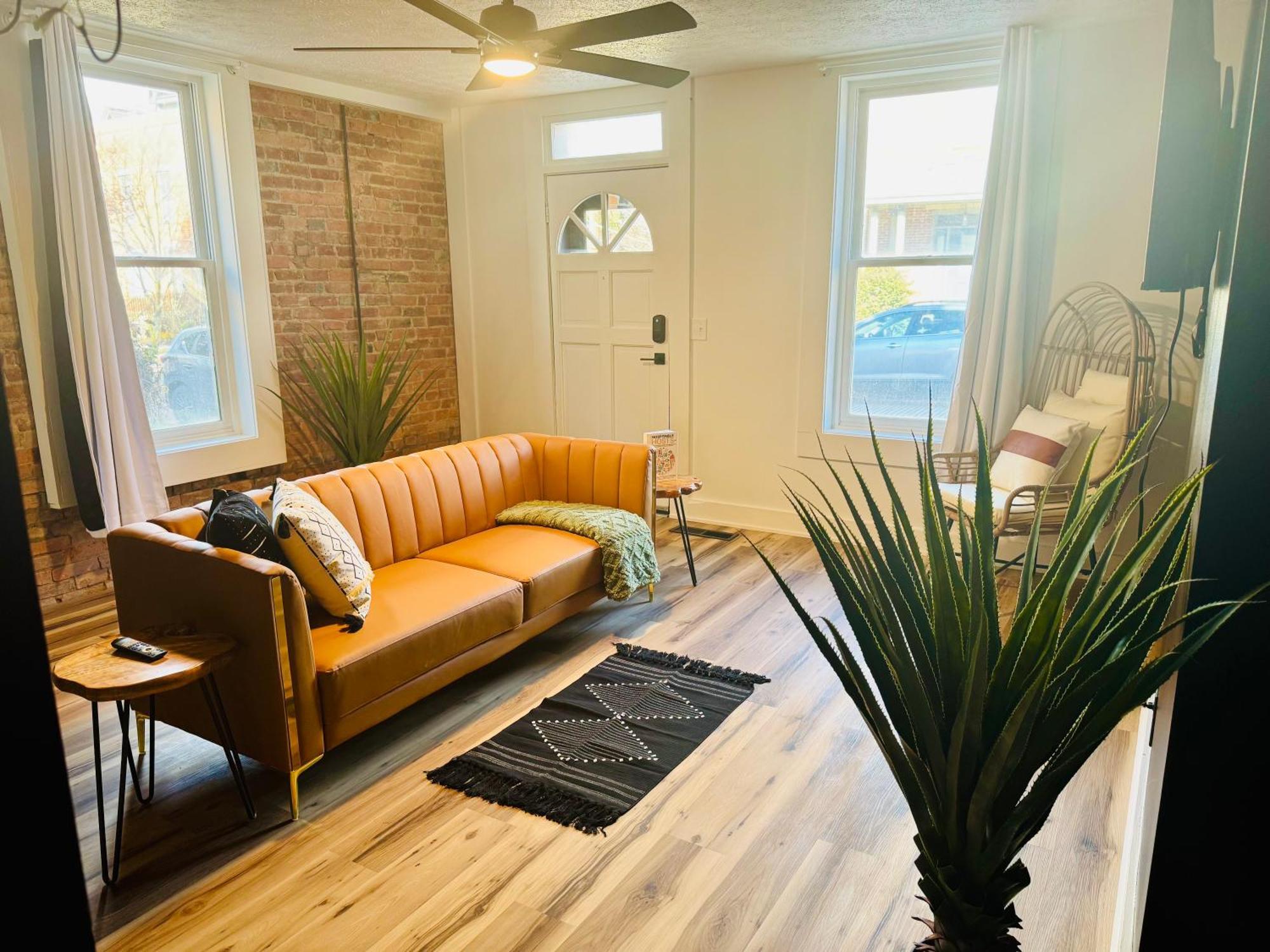 Short North Convention King Bed Free Parking! Holiday home